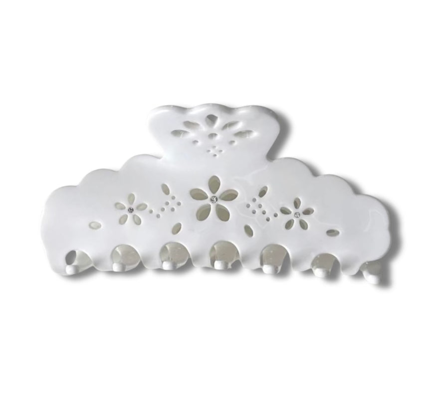 Eyelet Claw Clip