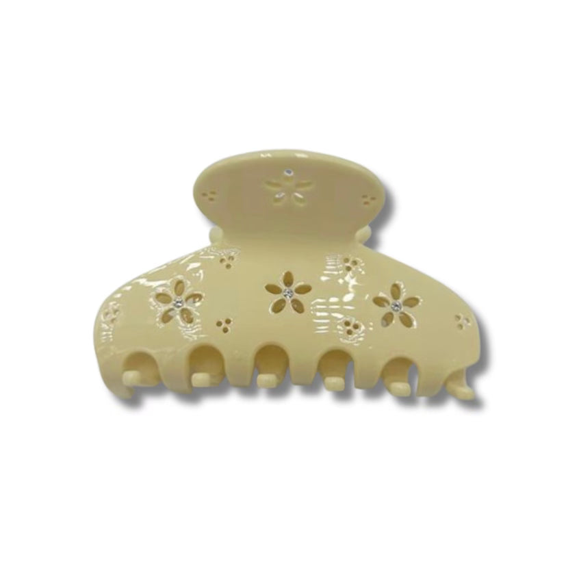 Eyelet Claw Clip